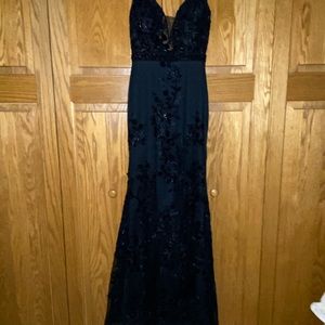 Lovely cocktail dress. Exquisite lace detail